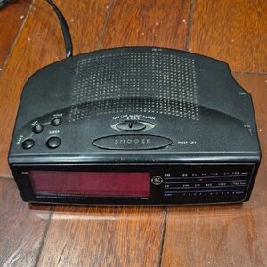 GE Black Digital Alarm Clock Radio